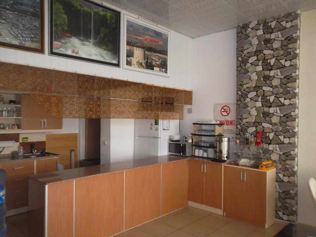 Konak Hotel Mut Zewnętrze zdjęcie